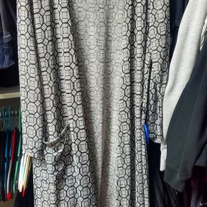 Black and white duster